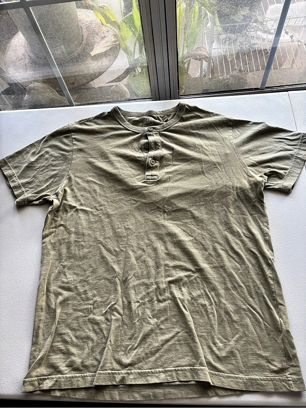 Gap Men's Green Henley Tee Size Medium